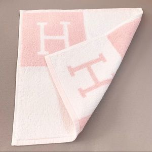 NWOT Hermes baby pink towel